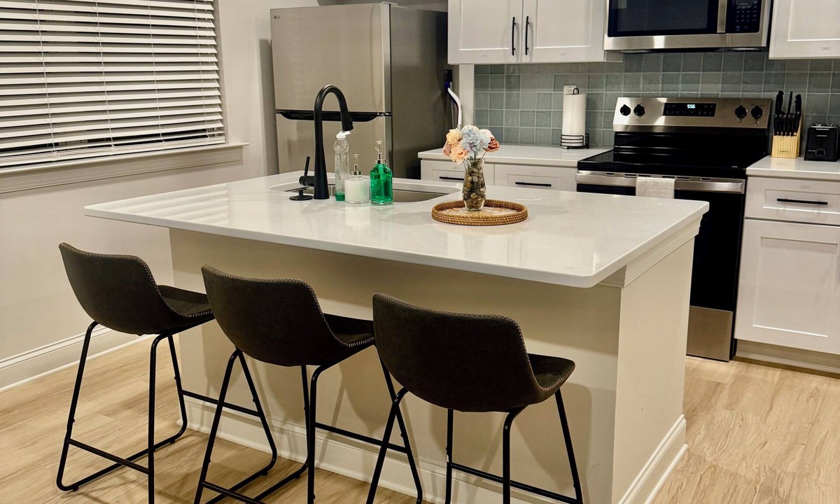 Charlotte House | Modern 3-bedroom building in welcoming Charlotte with cool AC