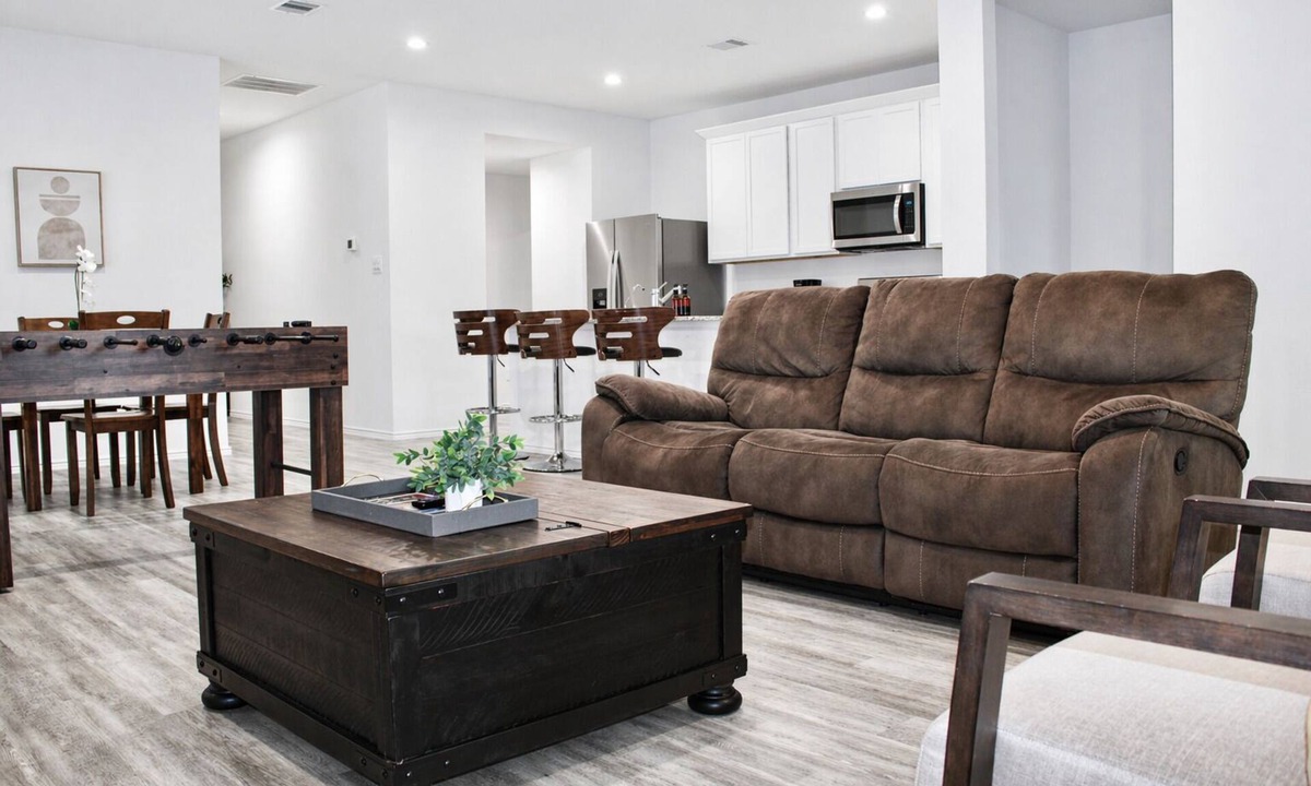 Barker House | Modern 3 BR New House with Grill and Games
