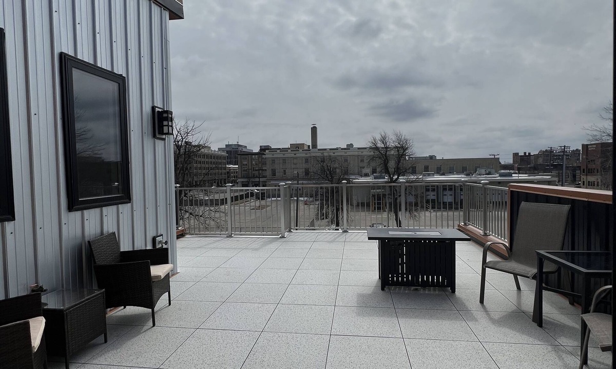 Great Falls House | Modern 5bd mins from downtown