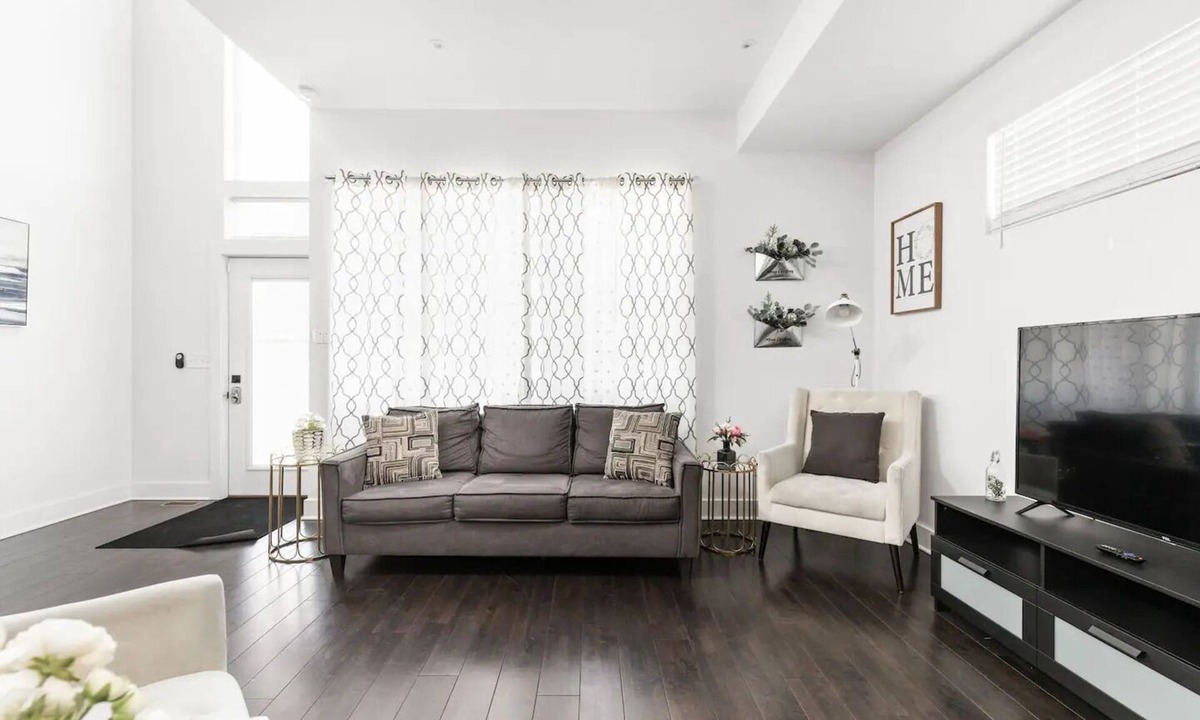 Fountain Square House | Modern and Fun 4BR+ Pool Table in Fountain Square