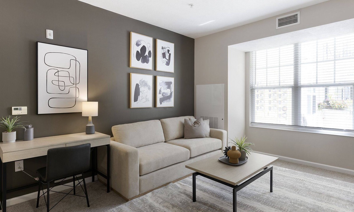 Worthington Apartment | Modern Apartment in Prime Location (ID8750X25)