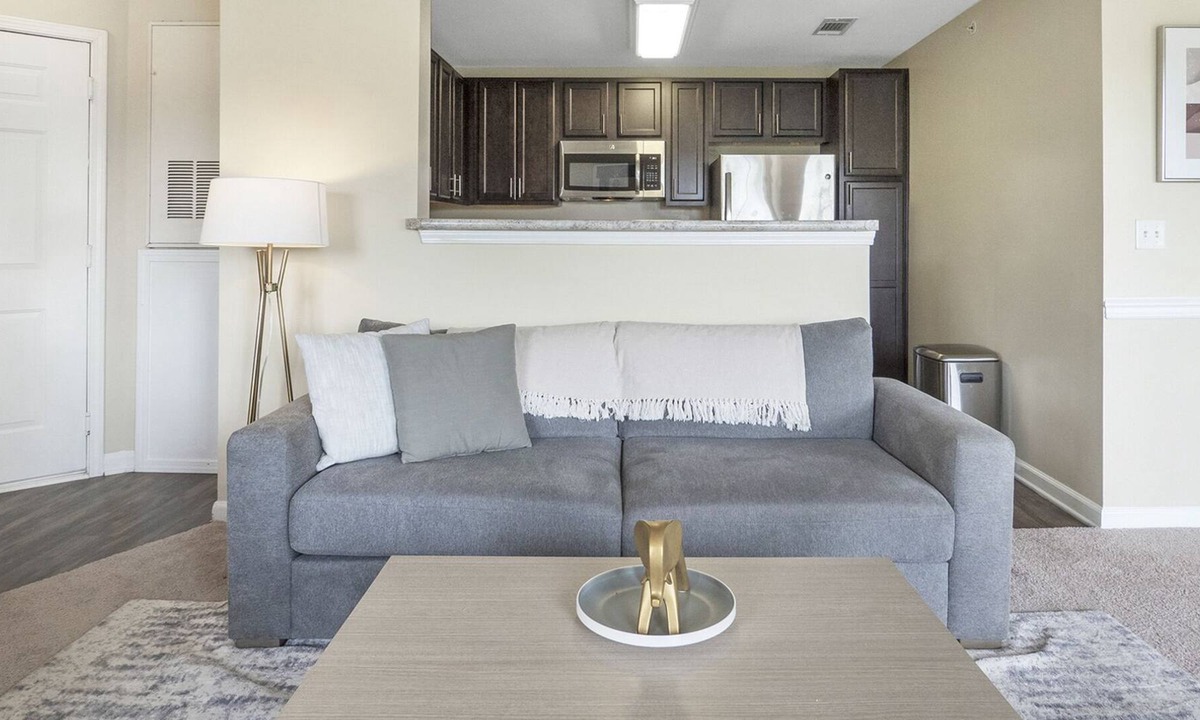 Midlothian Apartment | Modern Apartment in Prime Location (ID7856X82)