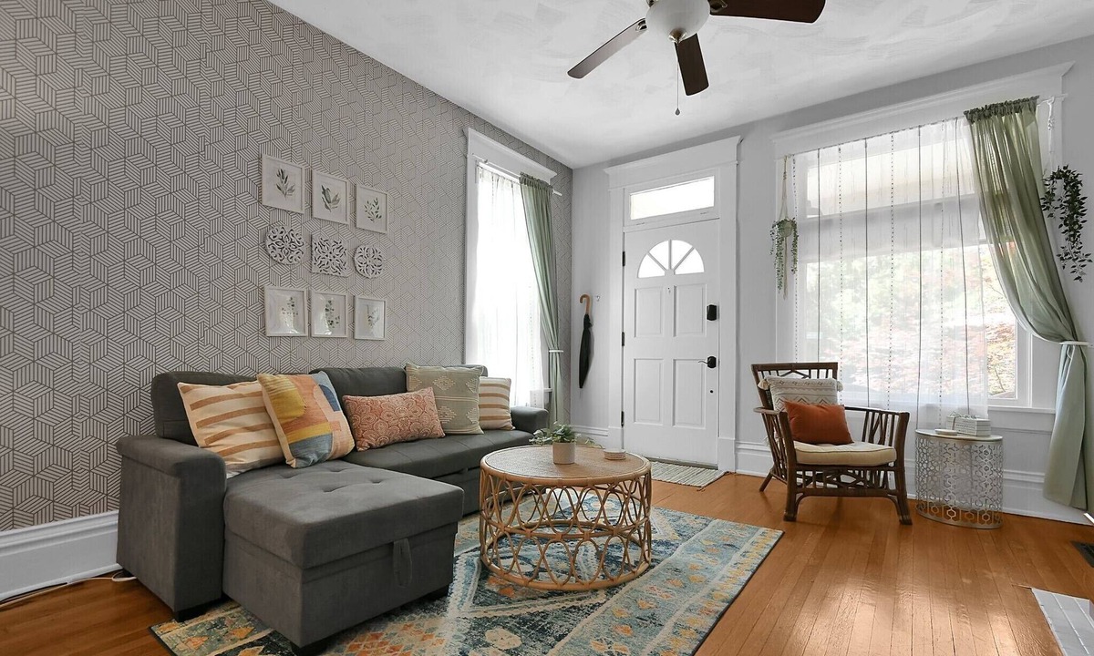 Olde Towne East House | Modern Boho🪴Style 1BR Near DT on Historic Street