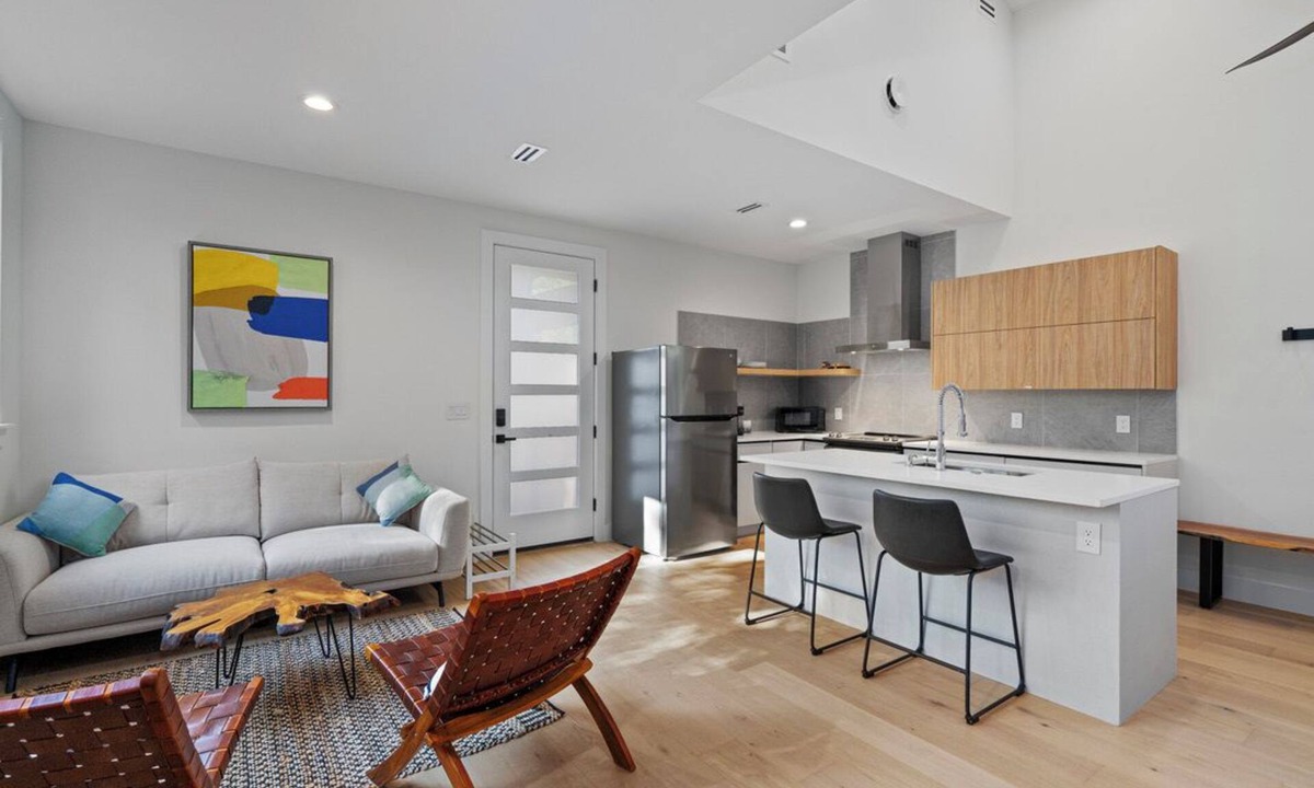 Brentwood House | Modern Casita