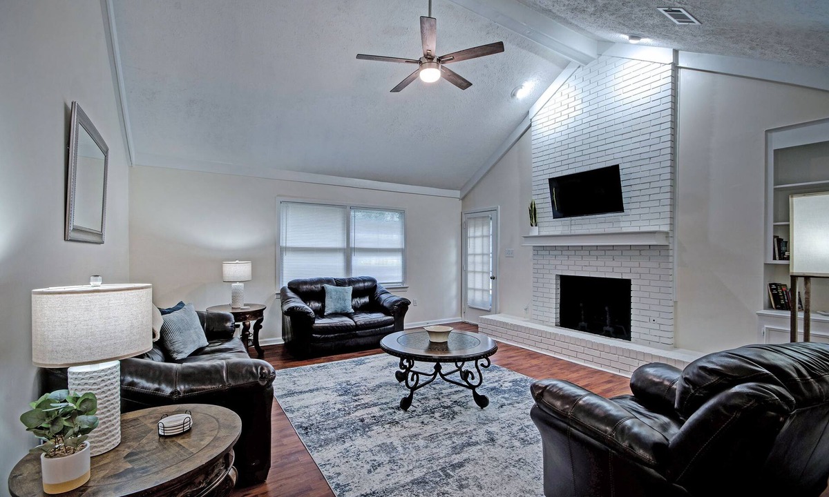 Tougaloo House | Modern Comfort Jackson Stay