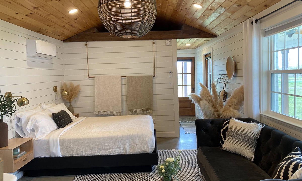 Ochlocknee Apartment | Modern, cozy, Studio Apartment