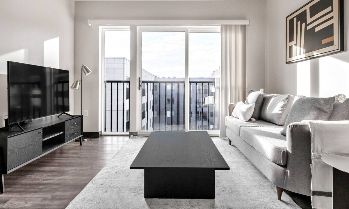 H Street Corridor Apartment | Modern H Street 1BR w/ Gym, W/D & Pool, across from WF, by Blueground