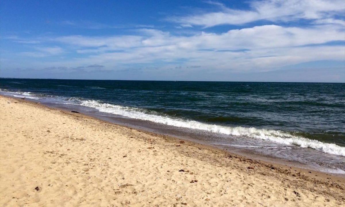 Mashpee House | Modern Home, 5-Star Reviews. Walk to Priv Beach, Shops, Dining, Mini-Golf, More!