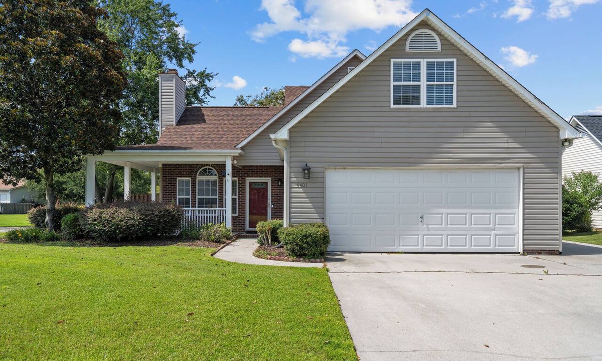 Wilmington House | Modern house in Wilmington near beaches, UNCW in exclusive NorthChase community
