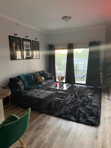 Fourth Ward Apartment | Modern Luxe Retreat FREE Parking King Beds
