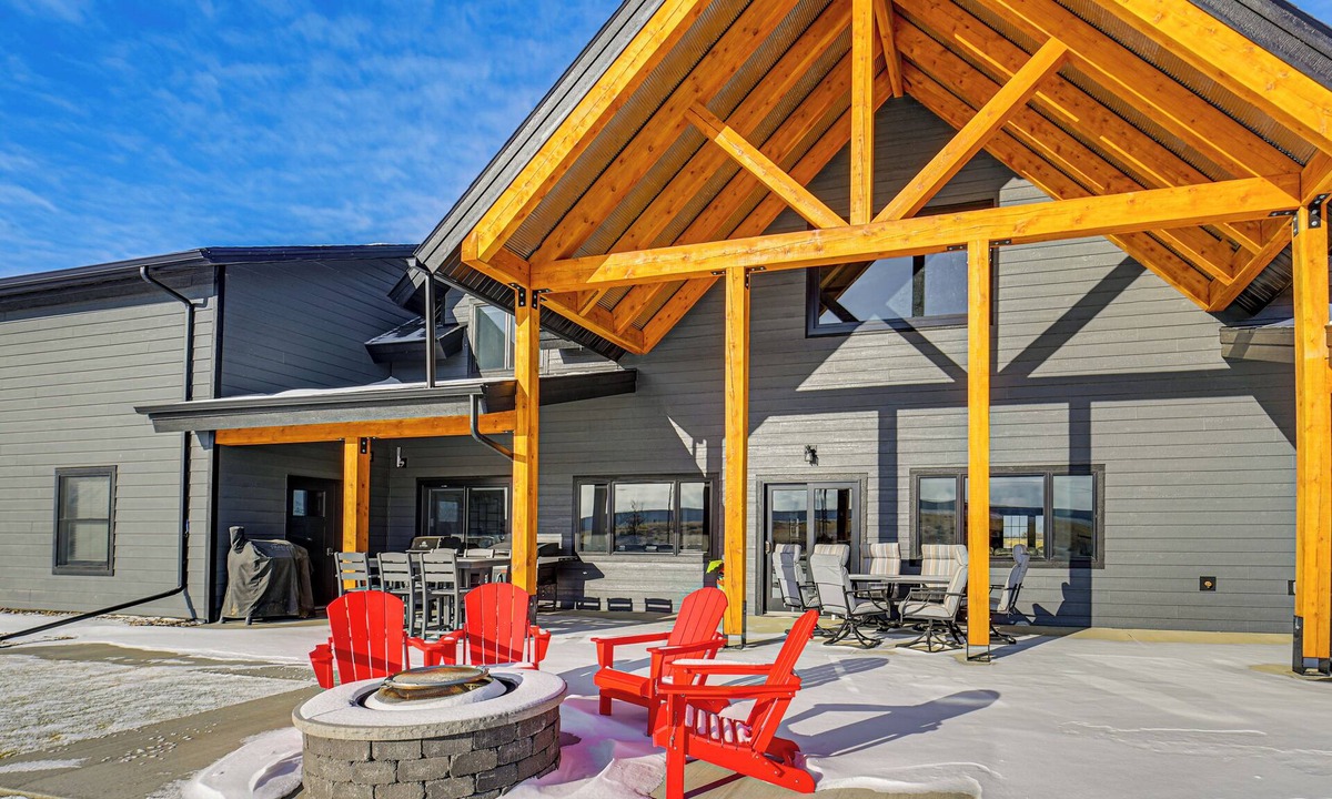 Fort Peck House | Modern & Spacious Luxe Home in Remote Fort Peck!