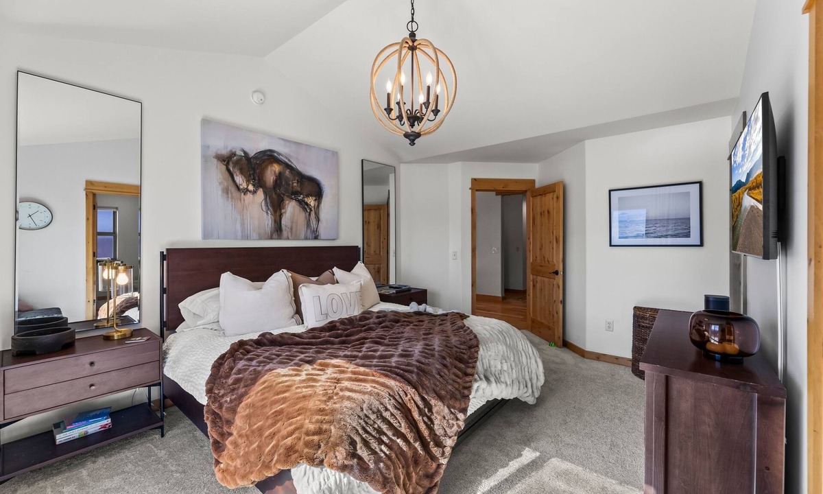 Livingston House | Montana Adventure Living - Close to Yellowstone