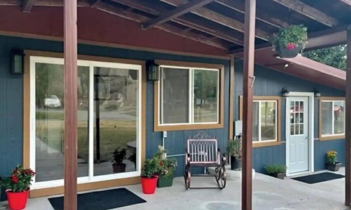 Cascade House | Montana Missouri River Fly Fishing Lodge -3BR & 2 bath, Sleeps 8