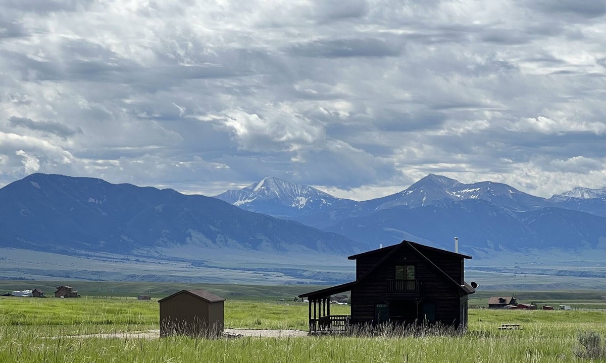 McAllister House | Montana Prairie Cabin