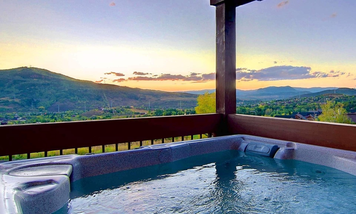 Steamboat Springs Condo | Monthly Discounts-Unforgettable Views w/PrivateHotTub-2 En Suites-2 Car Garage-Elevator-Sauna-Steam