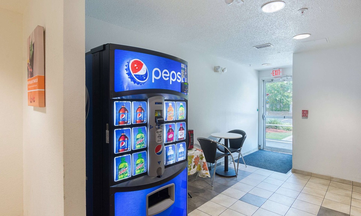 Dentsville Hotel | Motel 6 Columbia, SC - Fort Jackson Area