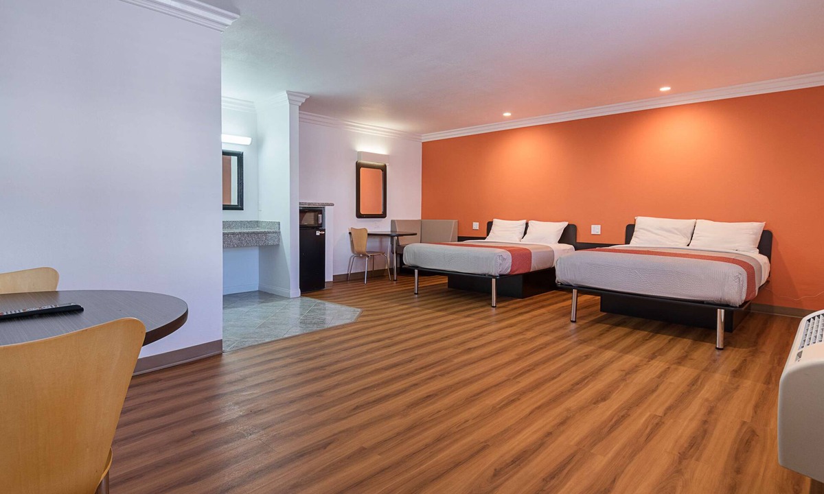 Lomita Hotel | Motel 6 Lomita, CA