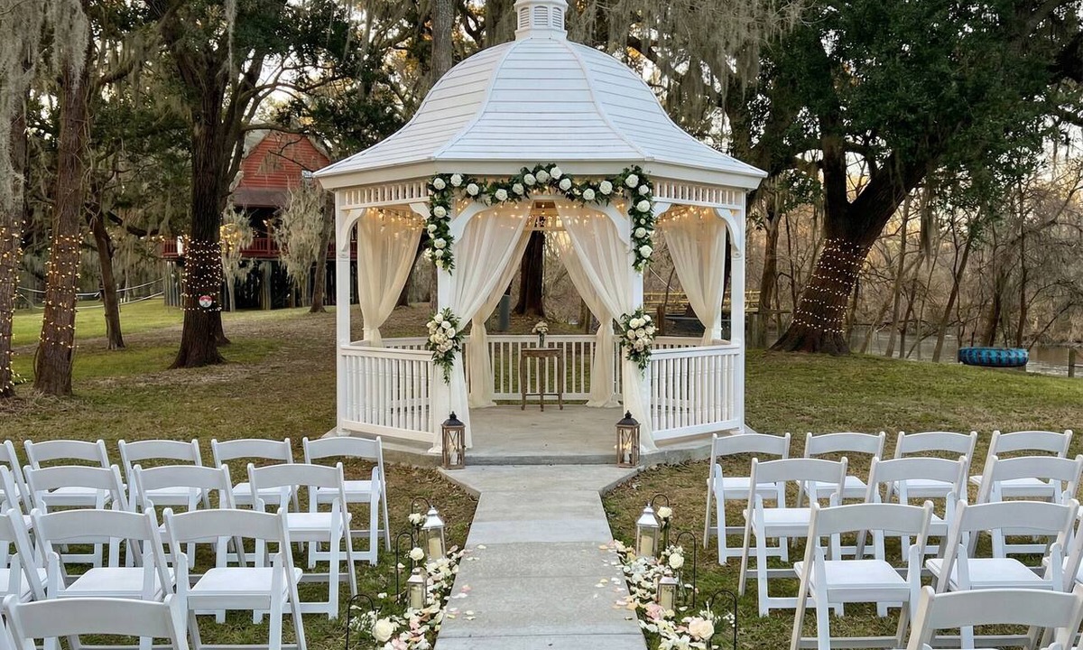 Cedar Lane Resort | Mount Olive Ranch Sleeps 60