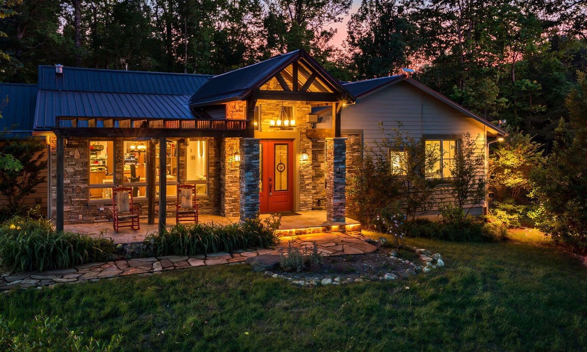 Saluda House | Mountain Acres Retreat by CM | Luxury Mountain Home w/Hot Tub & Game Room
