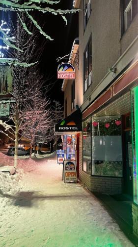 Rossland Hostel | Mountain Shadow Hostel