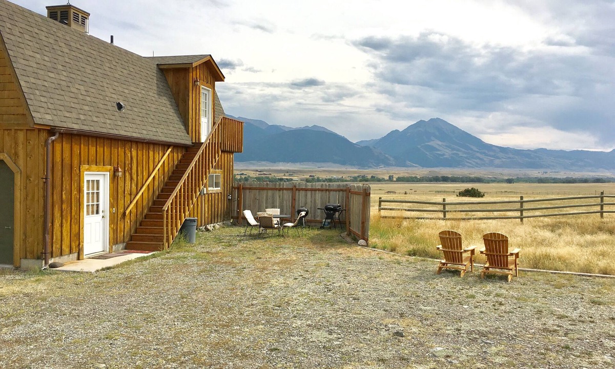 Livingston Cabin | Mountain View Getaway