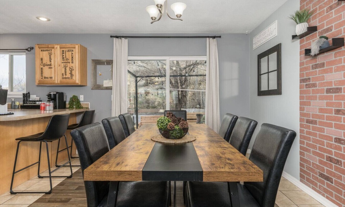 Pocatello House | Mountain-View Townhouse