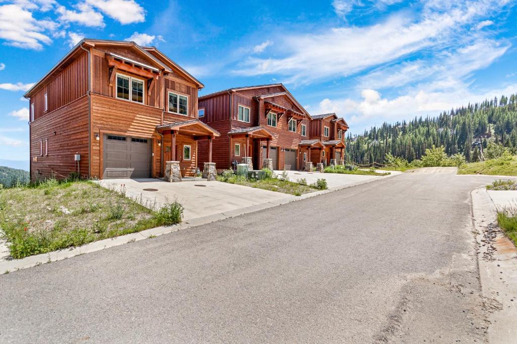 Sandpoint House | Mountainside Chalet
