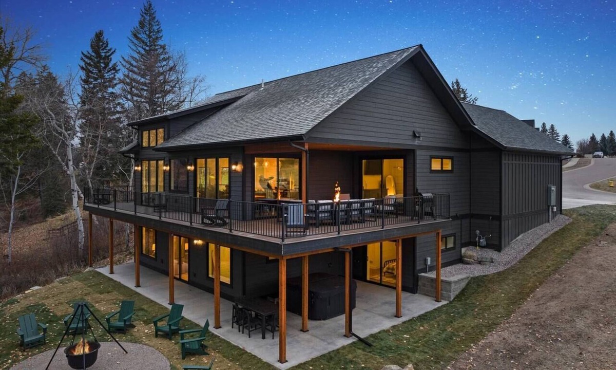 Columbia Falls Apartment | MTN View/On River w/Barrel Sauna & Hot Tub