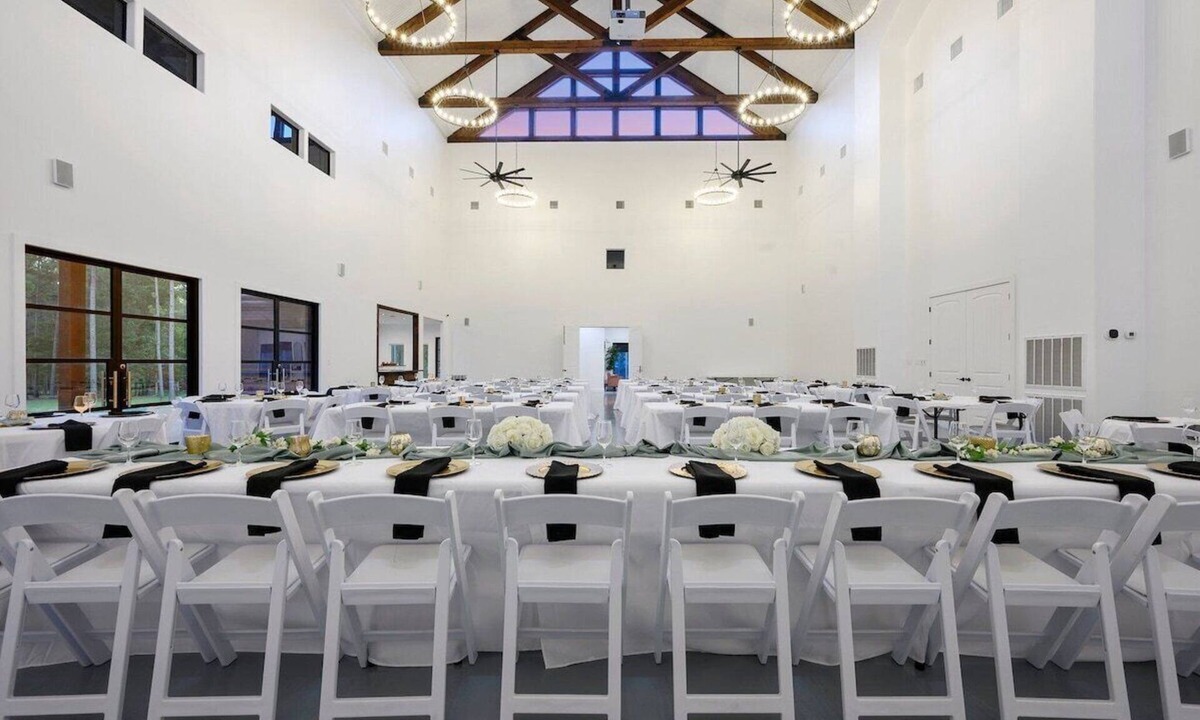 Golden Cabin | Multi purpose building for weddings, family reunions, company parties, etc!