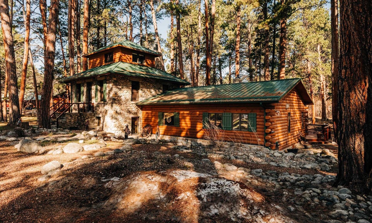 Saddlestring House | My Story | King Bed - Peaceful Cabin Retreat in Story, WY