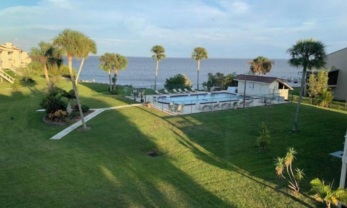 Titusville House | NASA Space X Indian River Wildlife.