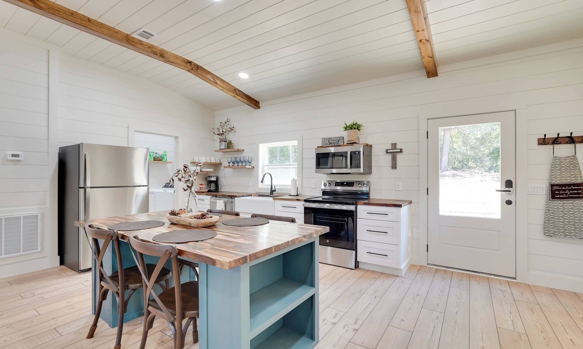Millen Cottage | Nature-centric Retreat! Newly Built Millen Cottage