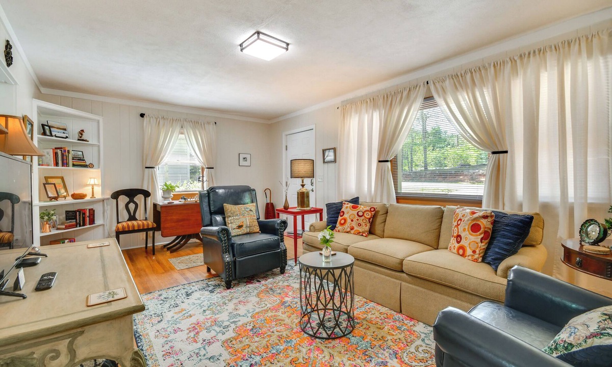 Lynn Cottage | Near Horse Shows & Events! Blissful Tryon Cottage