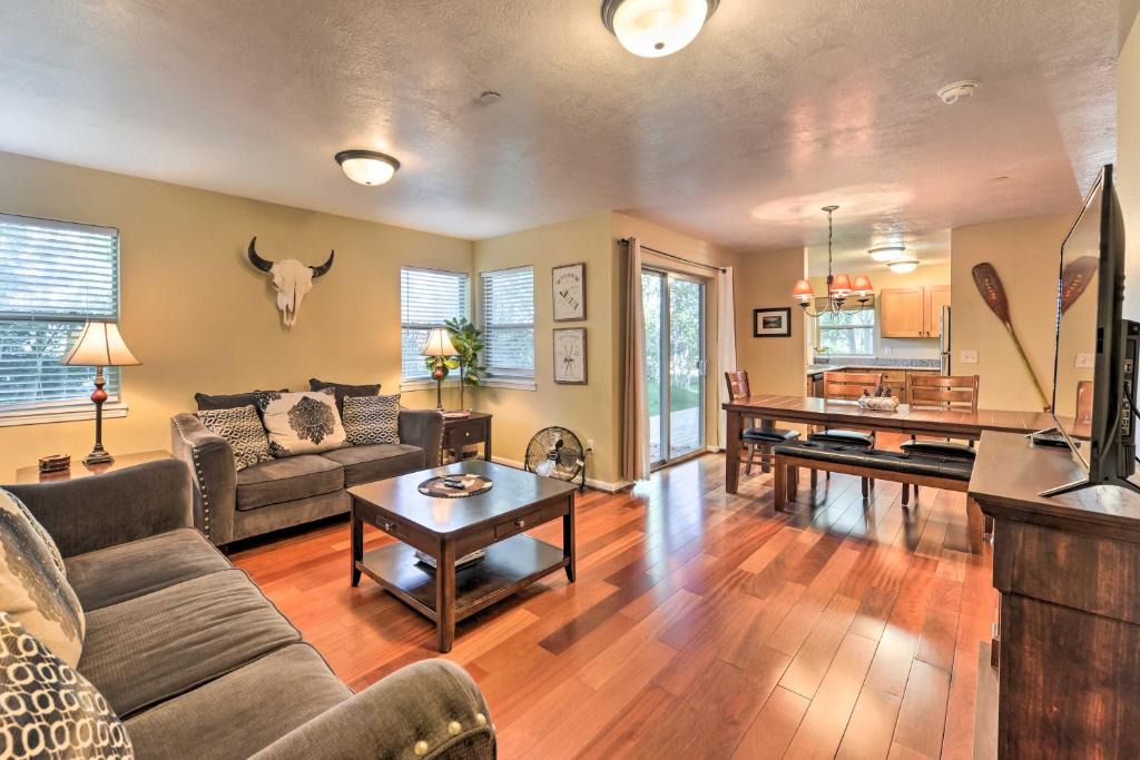 Sage Hen Apartment | Near Skiing and Hiking Inviting Retreat in Victor!