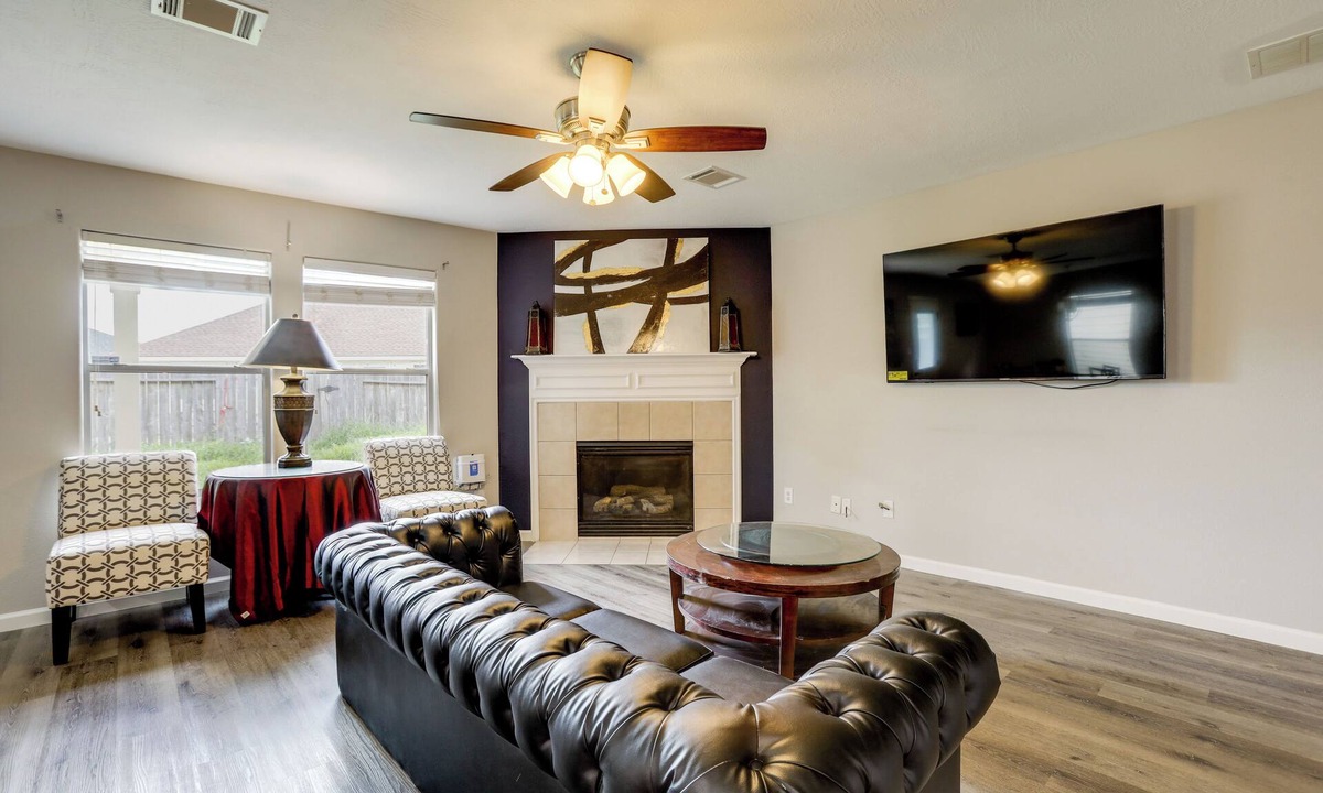 Klein House | Near The Woodlands! Group Retreat w/Yard & Patio