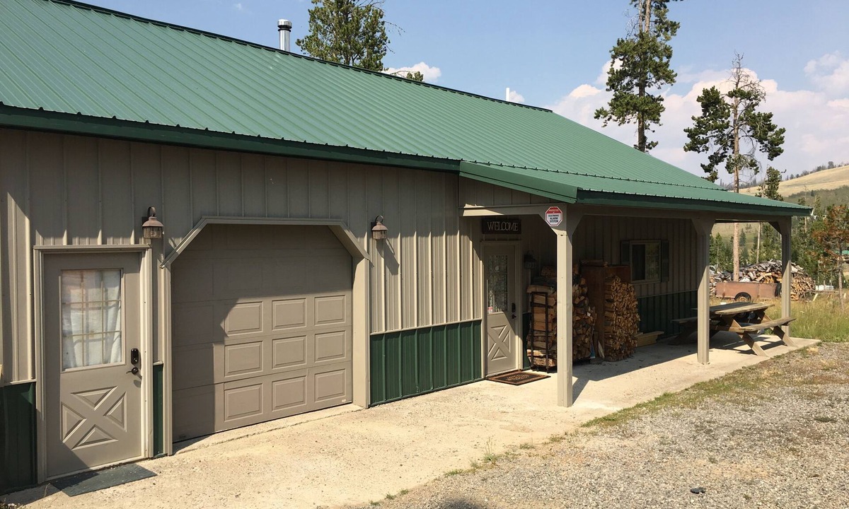 Dubois House | Near Yellowstone, Jackson Hole & Tetons - Sleeps 7