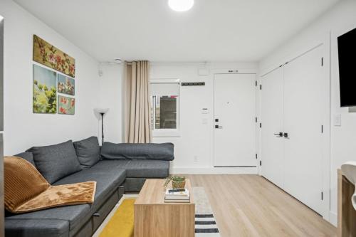 Surrey House | NEST- Modern 2BR Basement Retreat in South Surrey
