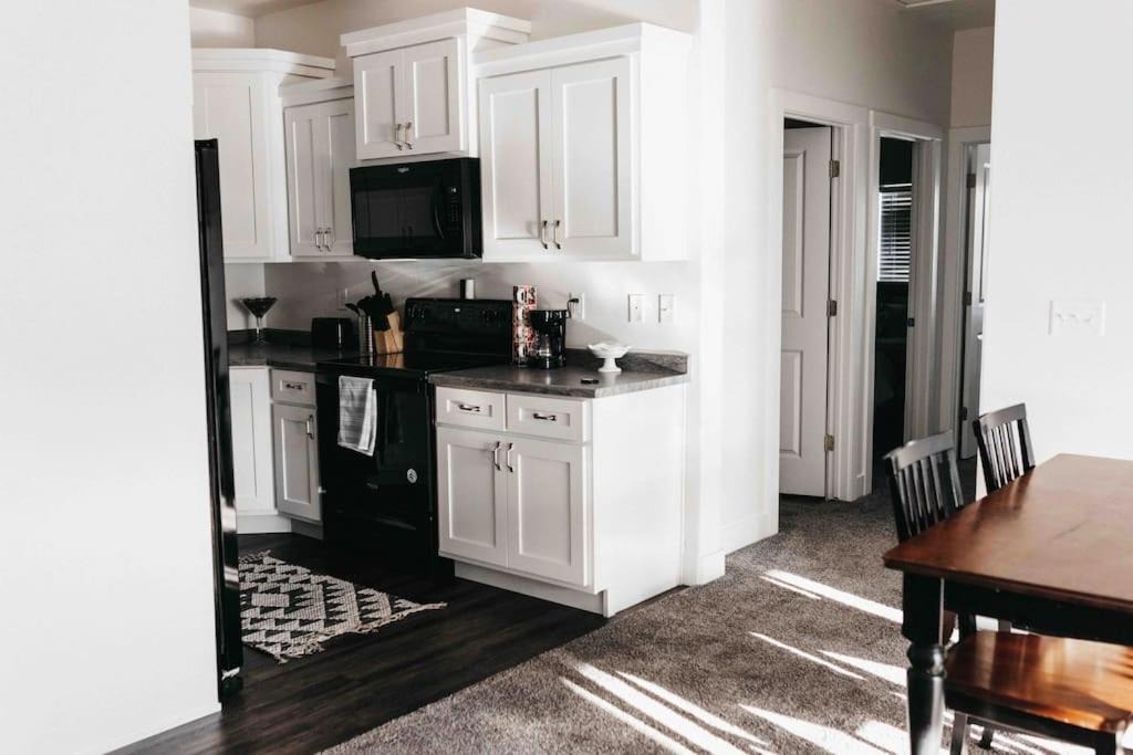Logan House | NEW CONDO Cache Valley 3BR 2BA - Sleeps 7