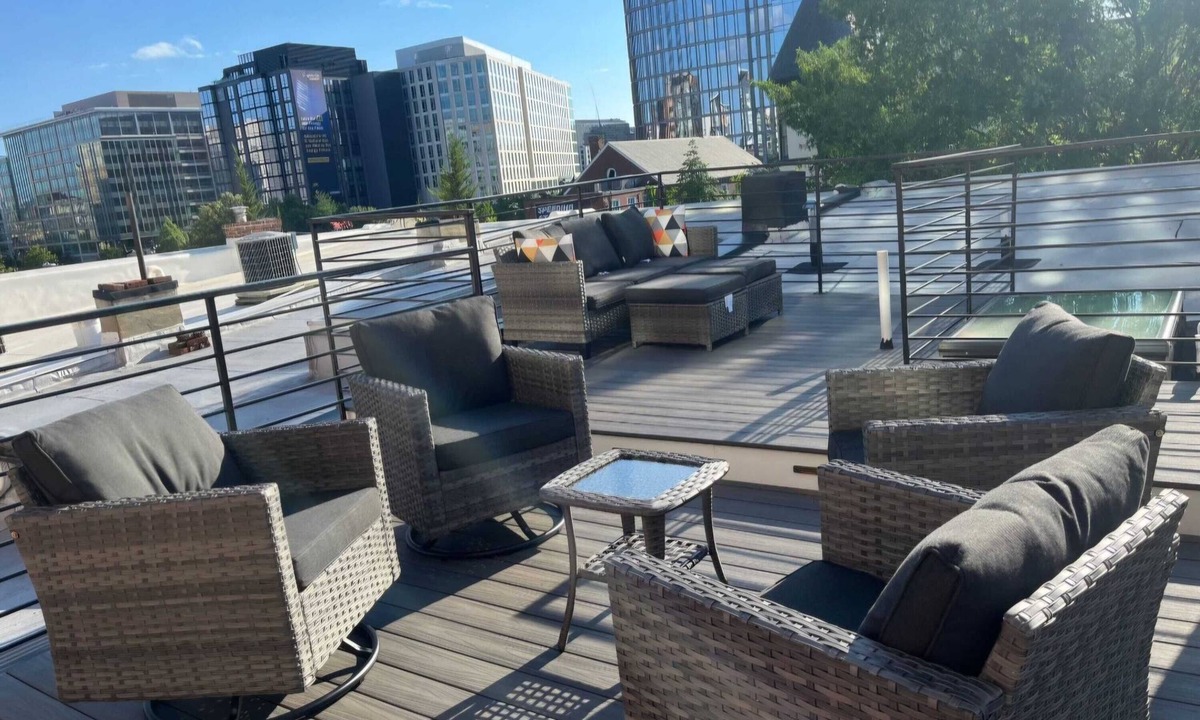 Mount Vernon Square Apartment | NEW! Designers District ~ Rooftop deck