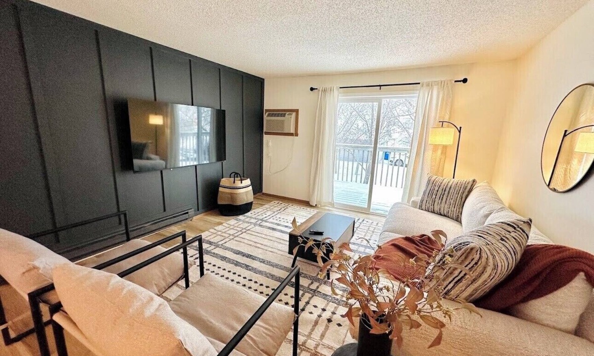 Fargo House | NEW - Great Location - Family Friendly - Garage - Spacious
