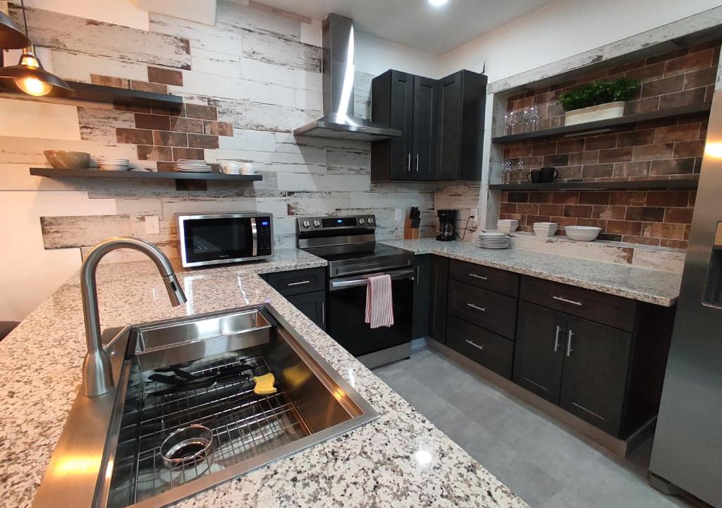 Medford House | New house with comfortable king beds