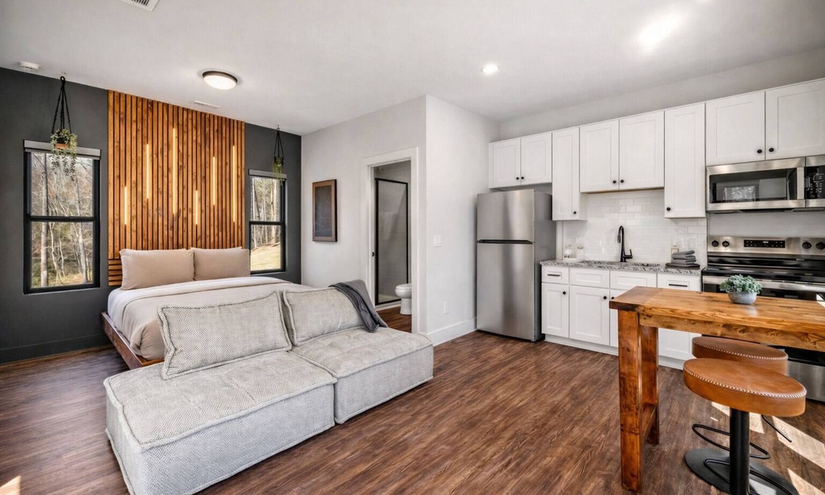 Terrell House | NEW! Lakefront Tiny Home, Private 2 Acres, Firepit