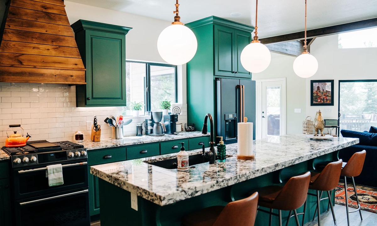 Duck Creek Village Ski Chalet | New! Luxury Chalet Hideaway in Charming Mountain Town