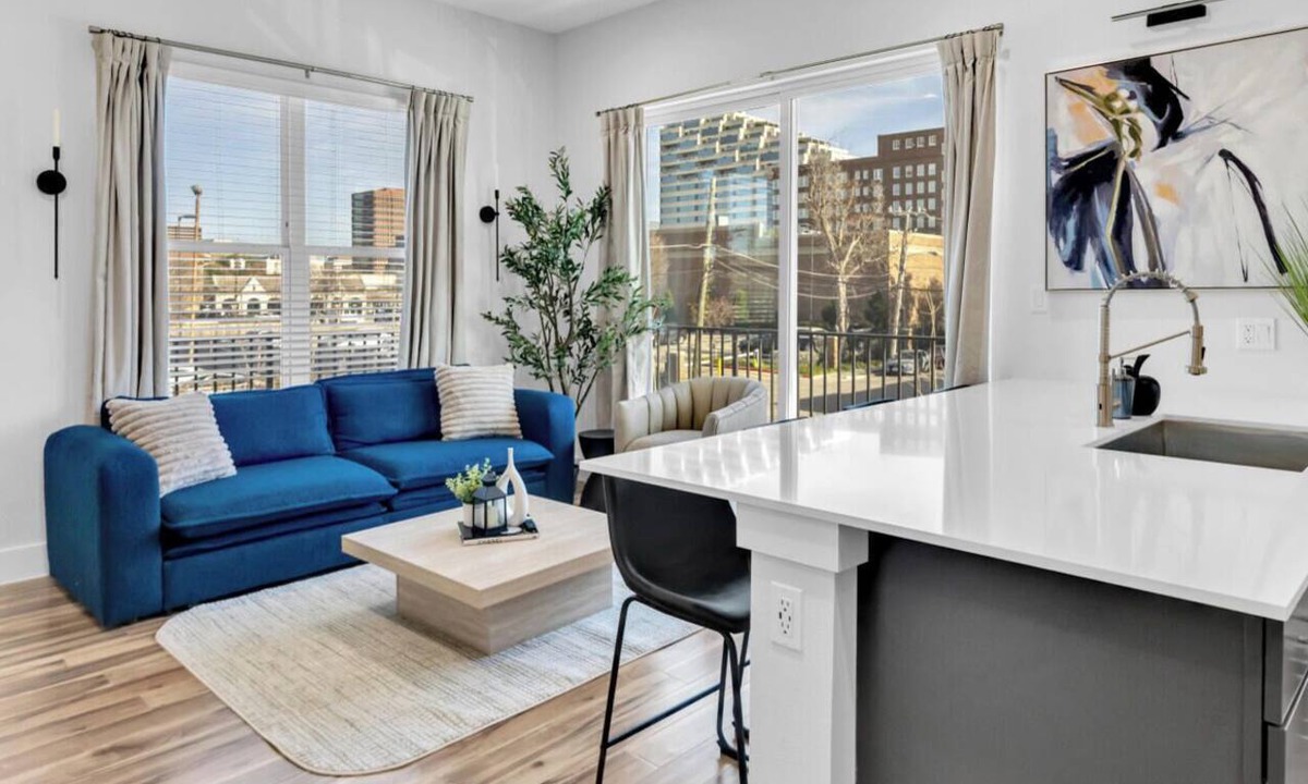Oak Lawn Apartment | NEW Modern 1BR in Oak Lawn Dallas With Free Parking + Complimentary EV Charger