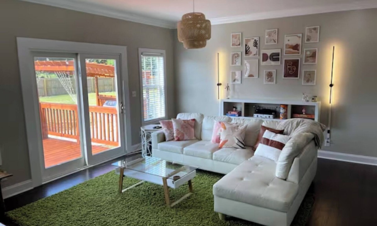 Raleigh House | NEW! Stunning ★ Romantic ★ Modern Home w/Large Backyard and Patio