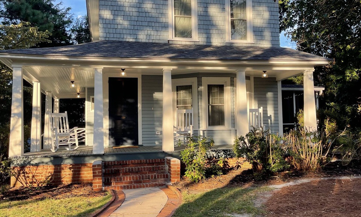 Downtown House | Newly remodeled Downtown Southern Pines Cottage! Walking distance-Must See!