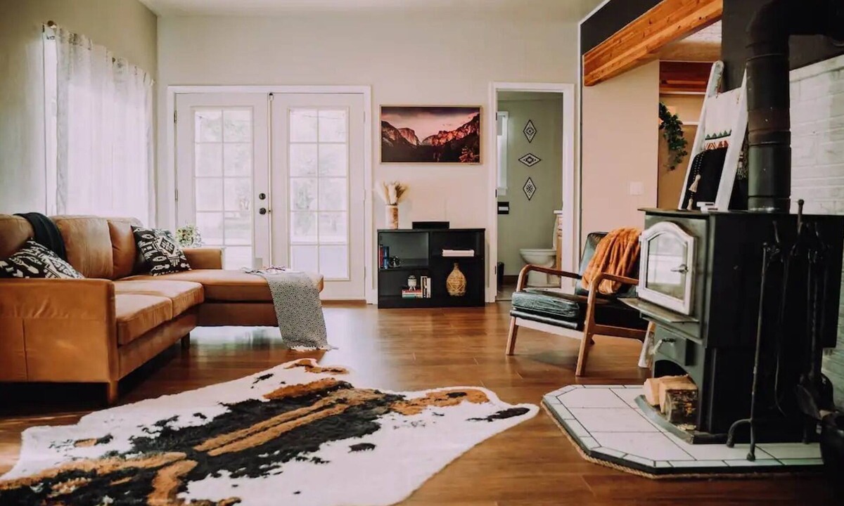 Salmon House | Newly renovated historical house. Walking distance to all of downtown!