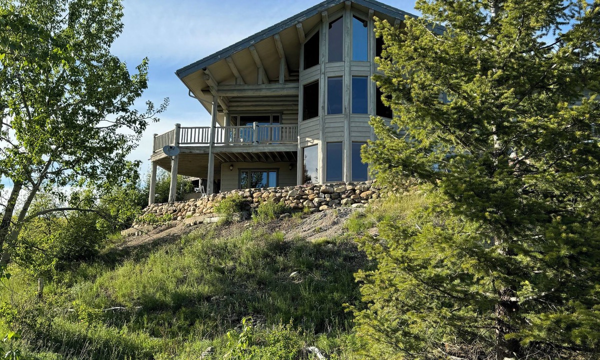 East Glacier Park Village Cabin | nnGreyWood… Awe Inspiring Authentic Log Home in East Glacier Park!