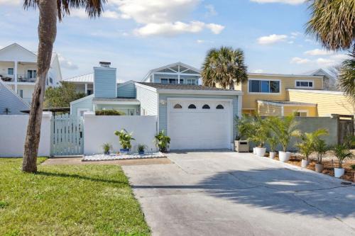 Fernandina Beach House | North End Gem - Pet Friendly - Fernandina Beach Cottage