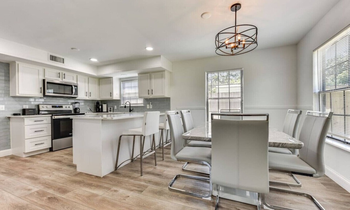Northside House | Northside Nest|Fenced|Ports|Pet